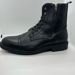 Men’s Unlisted by Kenneth Cole boots. Size 11.5.